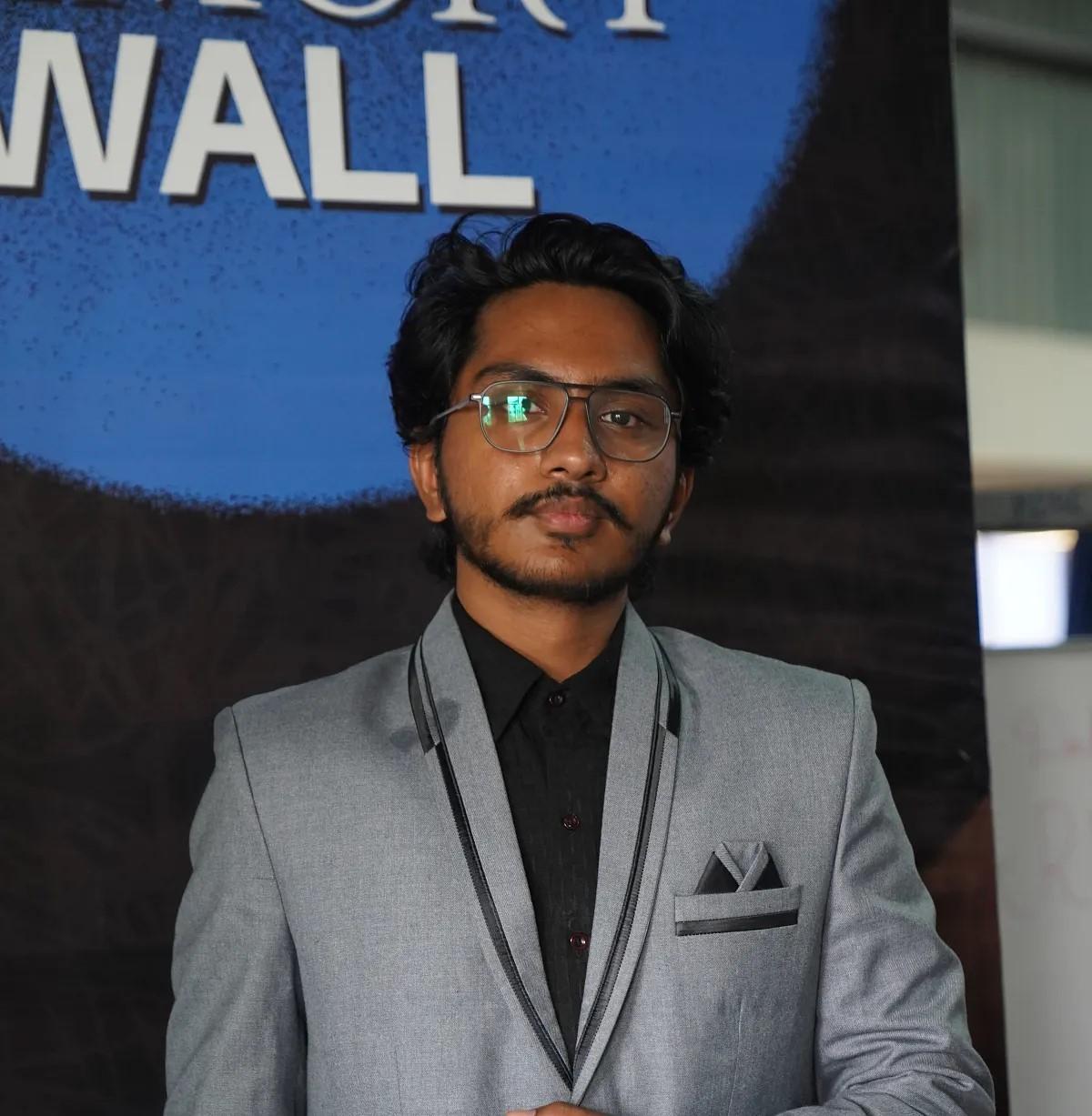 Lavin (Vallabhaneni Lakshmi Suresh Chandra)